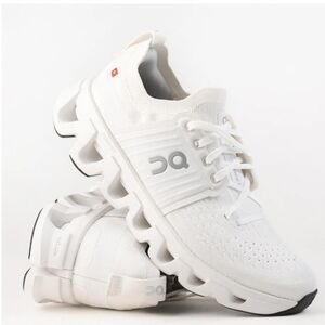 New On Cloud Swift 4 Running Shoes